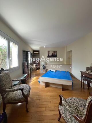  Immeuble � vendre 319 m�