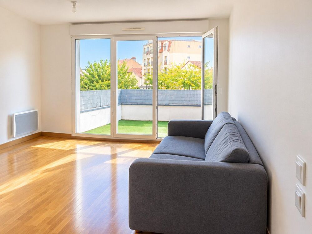 Vente Appartement Massy : 2 pièces lumineux, terrasse et parking XL Massy