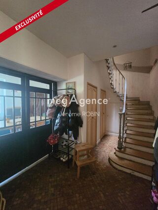  Maison à vendre 15 + pièces 315 m²