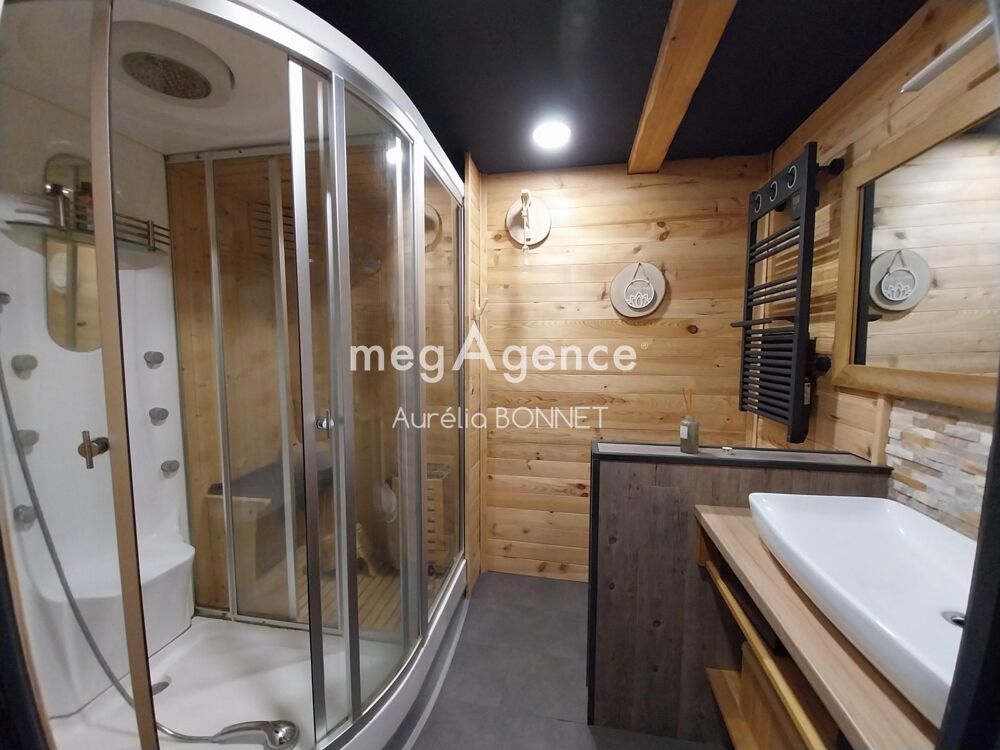Vente Maison Ensemble de deux maisons avec vue exceptionnelle, piscine, hangard, caves etc,au calme ! Apchat