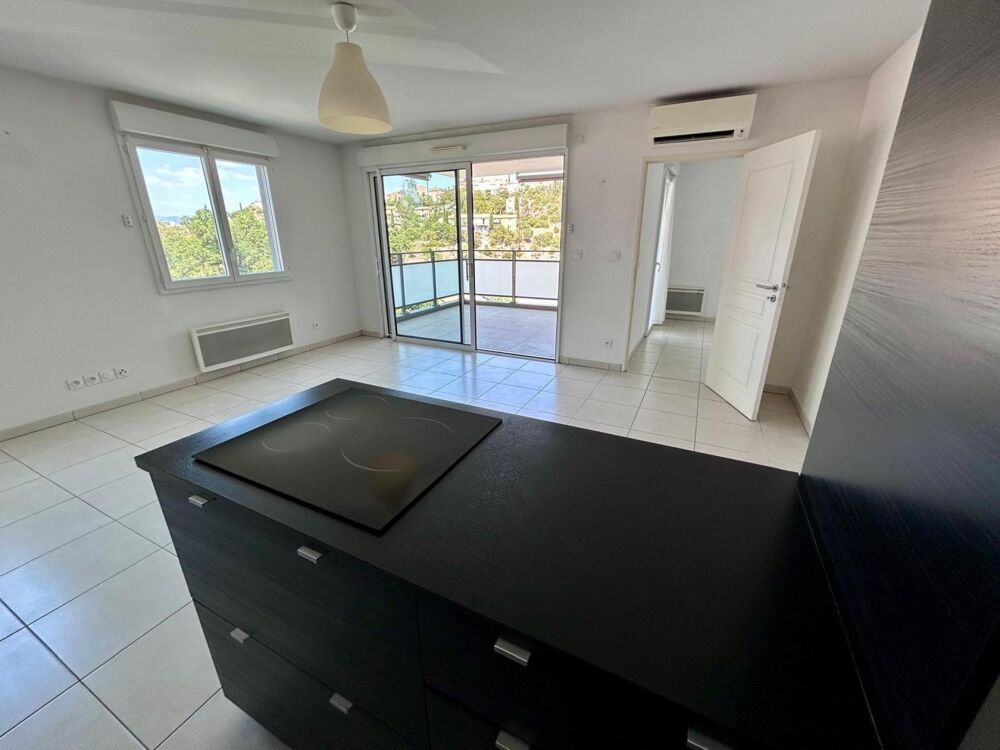 A VENDRE : T2 de 56m² avec terrasse et garage - SAINT-RAPHAEL - Valescure