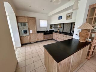  Maison  vendre 6 pices 200 m