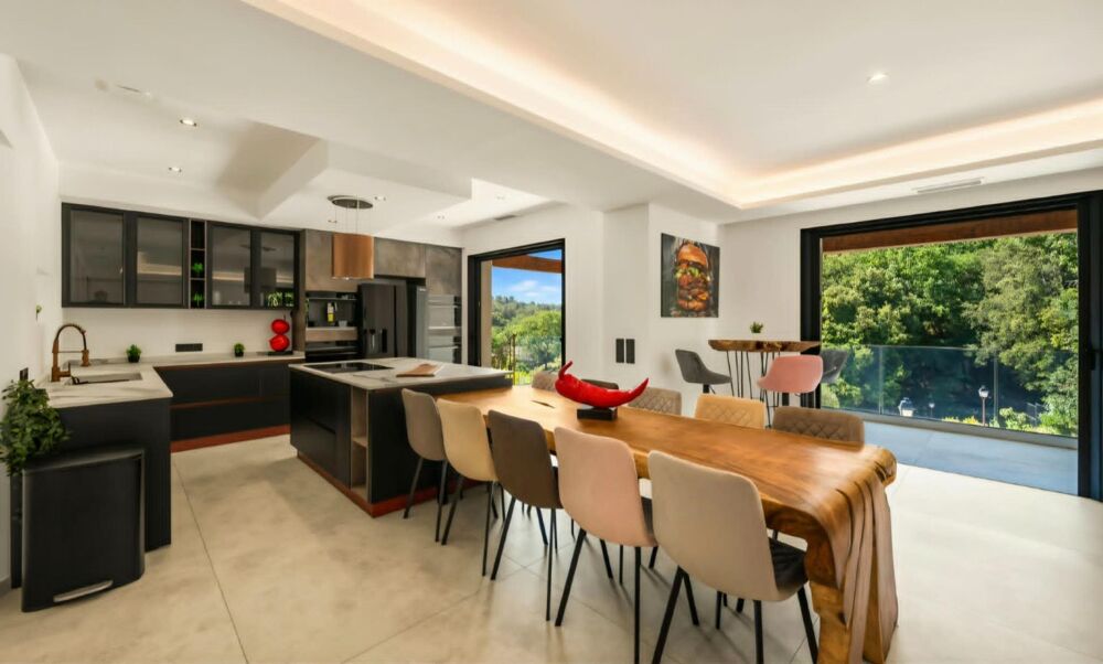 Vente Maison VILLA RENOVEE de 300M2 - 06330 ROQUEFORT-LES-PINS Roquefort-les-pins