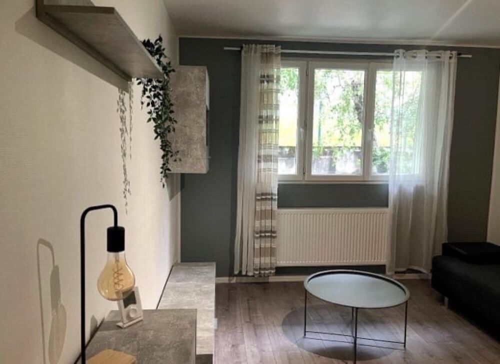 Location Appartement APPARTEMENT MEUBLÉ 38 m² – SAINT-ÉTIENNE – PROCHE CHÂTEAUCREUX loyer 590€! Saint-etienne