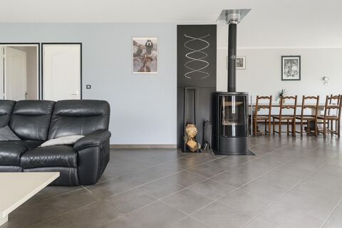   Maison 4 Chambres - Garage - Grand Jardin Maison - 5 pice(s) - 132 m