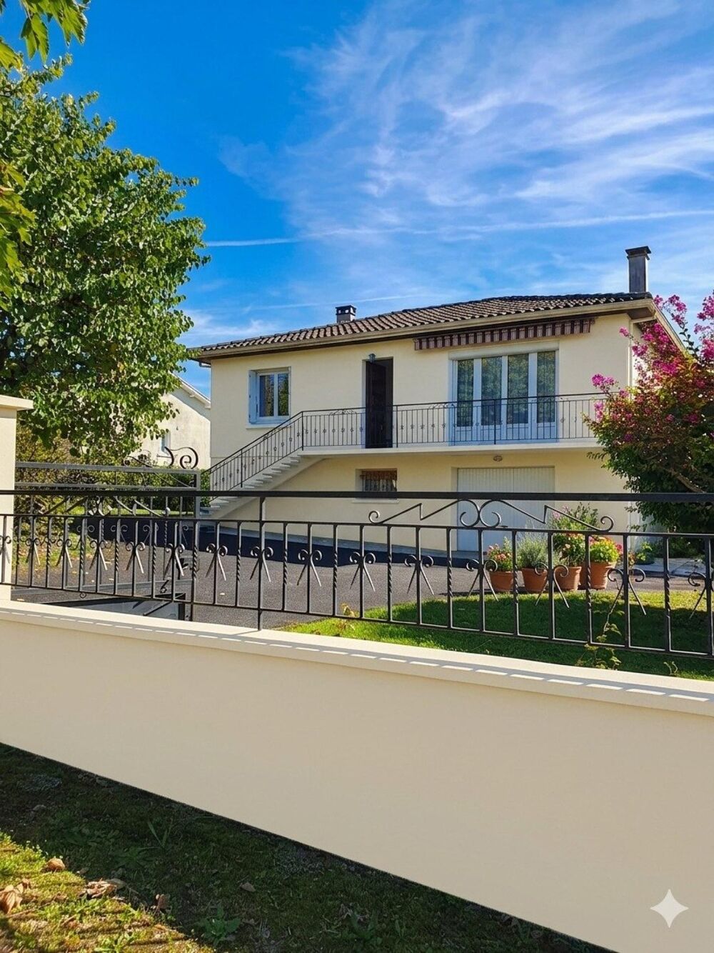 Maison lumineuse avec un grand jardin à Fléac