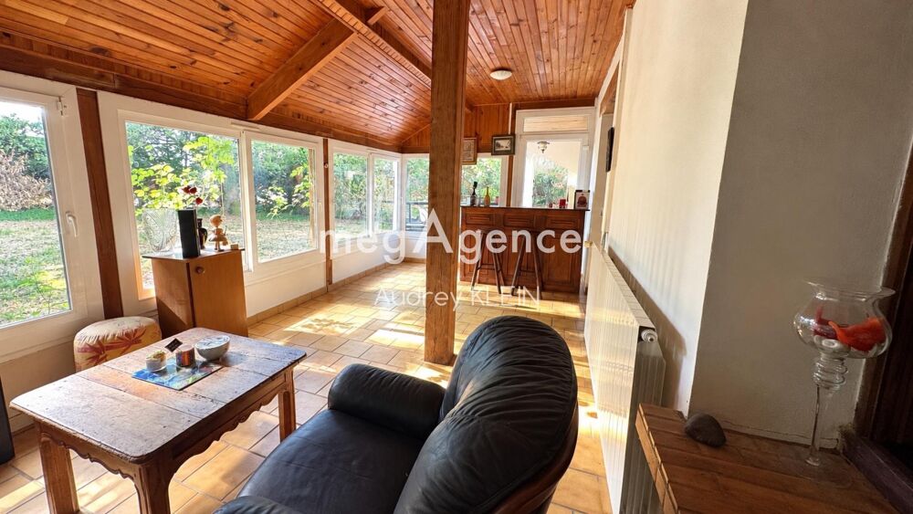 Vente Maison Maison familiale de 216 m² avec 5 chambres, véranda chauffée et terrain clos de 2 478 m² Ervauville