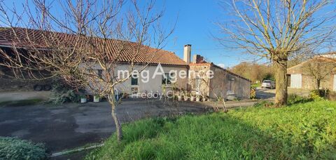   Tallud Sainte Gemme    maison en pierres de 108 m� � rafra�chir offrent de belles possibilit�s Maison - 4 pi�ce(s) - 108 m�