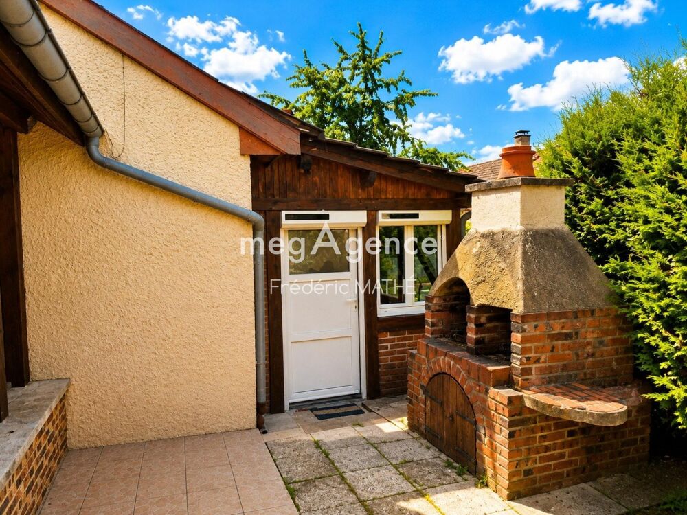 Vente Maison Maison de plain-pied avec dépendances et jardin Piney