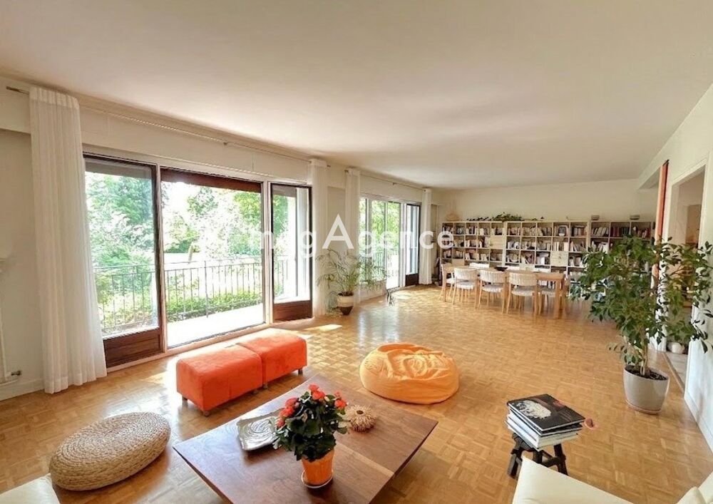 Appartement de standing lumineux 165 m²  Domaine privé sécurisé  Parking et Cave - Saint-Nom-La-Bretèche