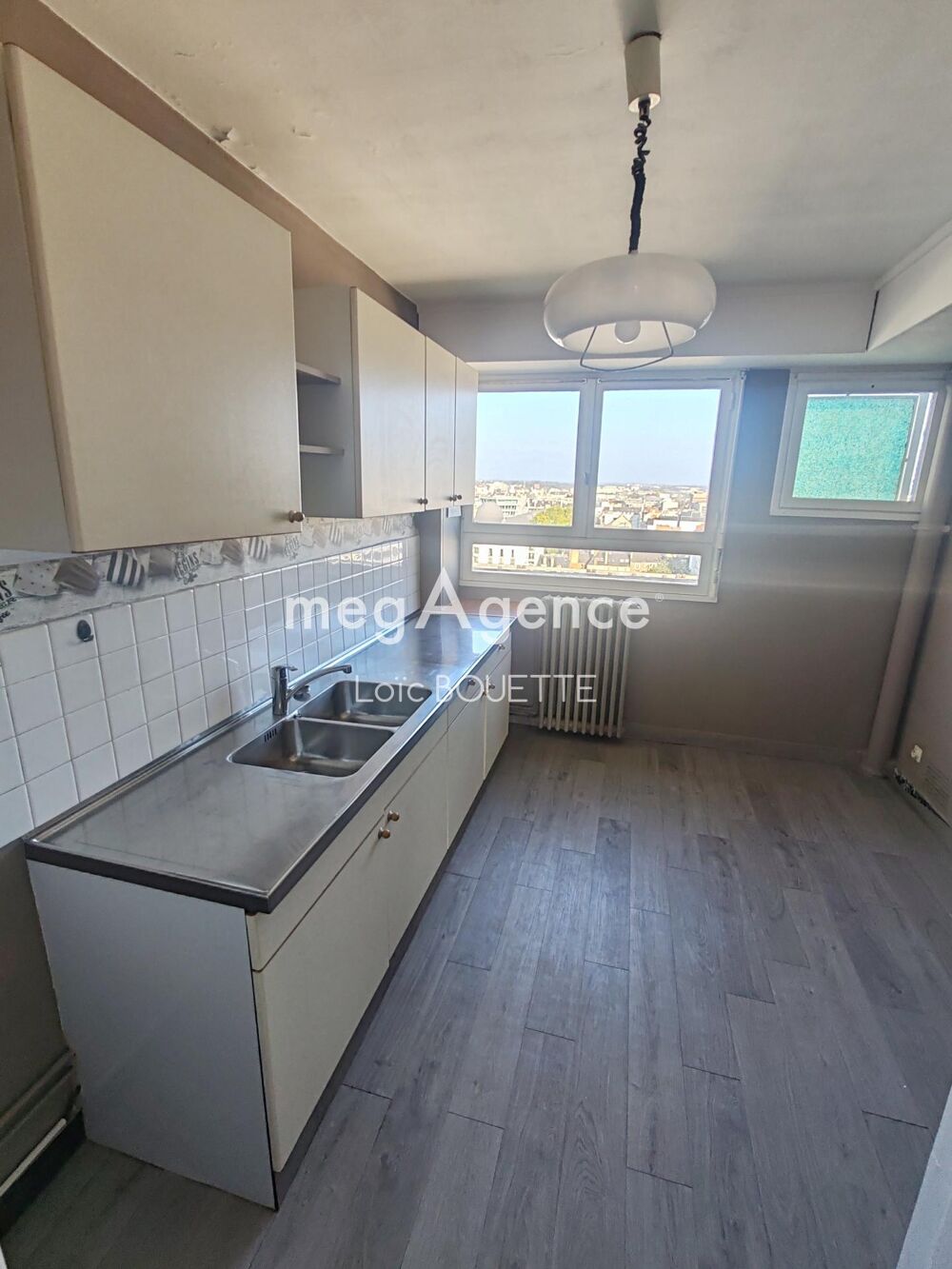 Vente Appartement DERNIER ETAGE, VUE DEGAGEE, CAVE ET GARAGE Rennes