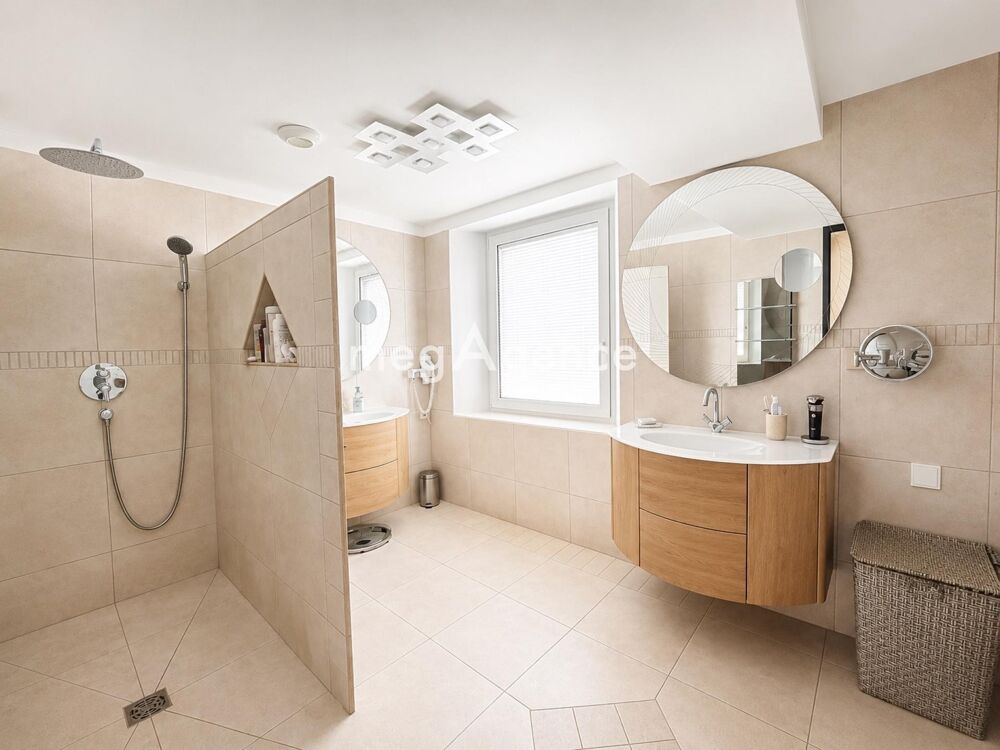 Triplex esprit maison 118 m² avec jardin, cheminée et 3 parkings  Saint-Nom-la-Bretèche