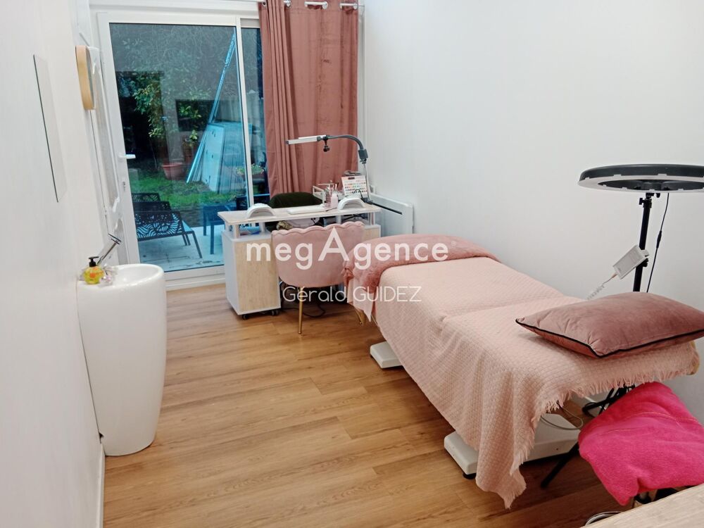 A DOUAI, Magnifique maison d'architecte de 230 m2 habitables avec 6 chambres proche centre et gare, classée B, avec beau jardin