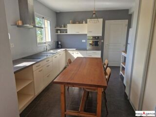 Vente Maison Propriété familiale de 140 m² sur 13 000 m² de terrain, au calme, avec dépendances Mernel