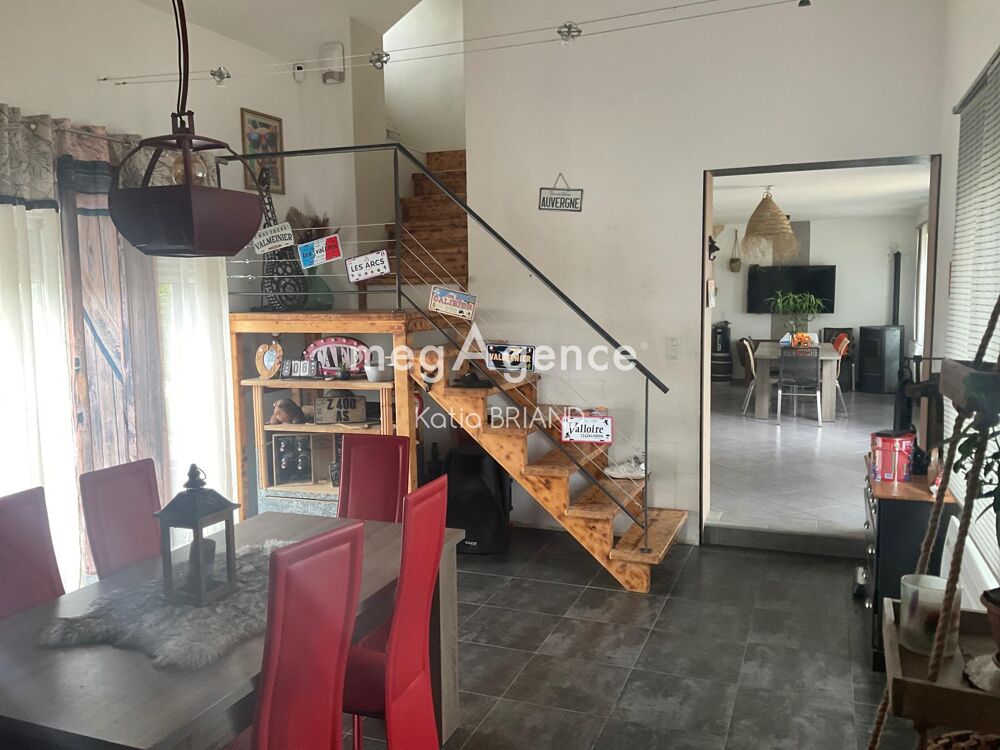 Vente Maison Maison rénovée avec piscine et garage Simple