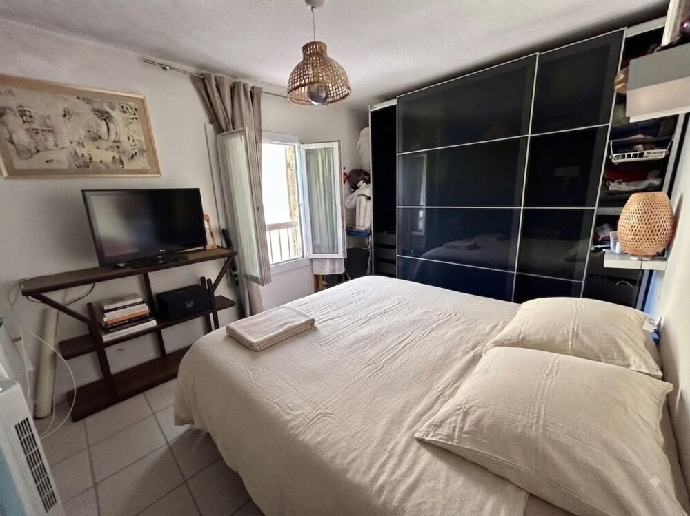 À VENDRE : T4 RÉNOVÉ DE 67 M² AVEC PARKING ET CAVE - COGOLIN CENTRE-VILLE