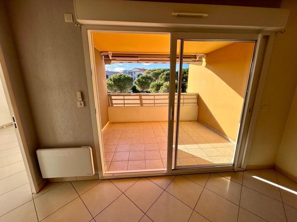 À vendre  T2 50m2 terrasse - parking Fréjus 83600