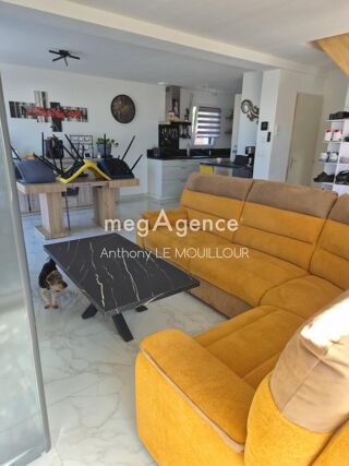  Maison à louer 5 pièces 77 m² Erdeven