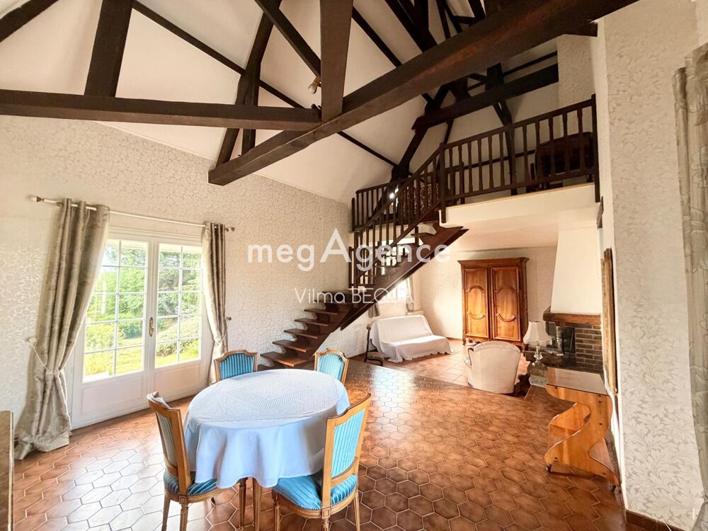Belle maison traditionnelle avec une vue imprenable