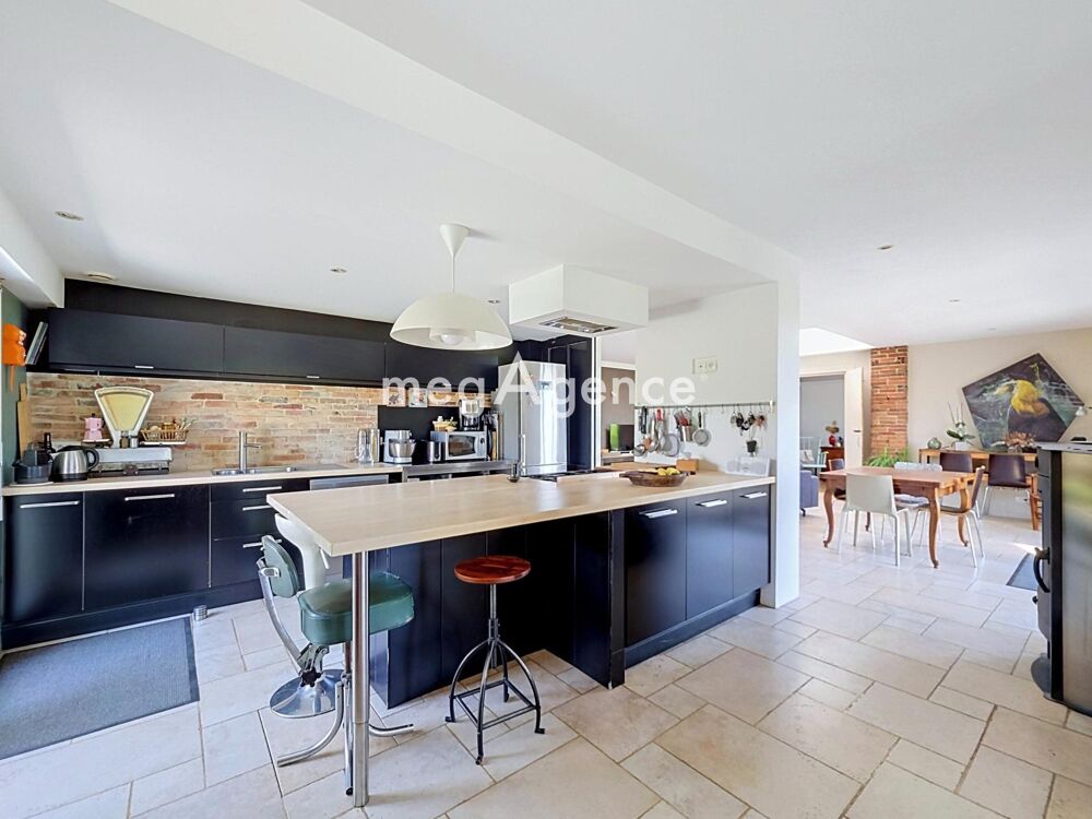 Vente Maison Maison de plain-pied – 148 m² – Grands volumes et vue sur le château Andreze