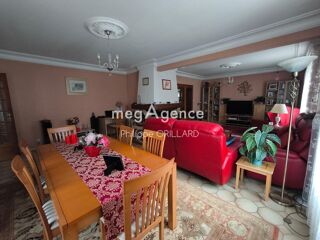  Maison  vendre 8 pices 234 m