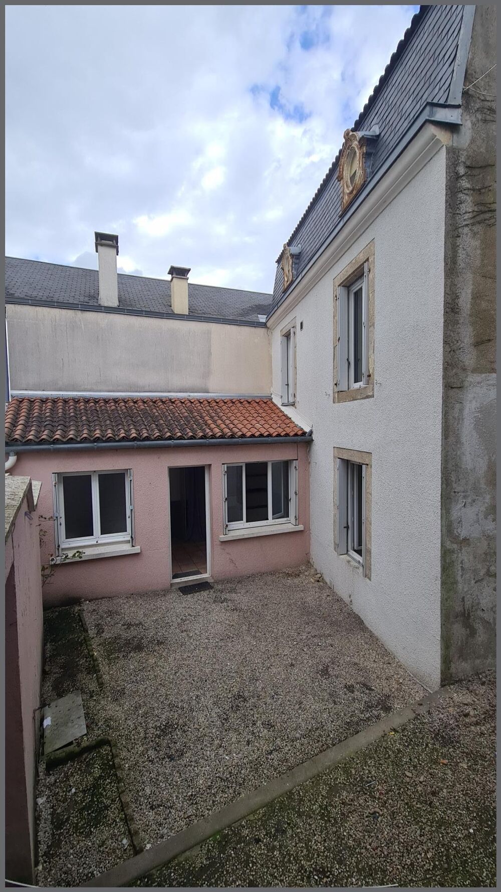 Vente Maison 3 chambres, beaux volumes à vivre, petit exterieur Bressuire