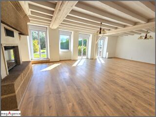 Vente Maison Belle longère en pierre 140m2 - 4 chambres avec dépendances et vaste terrain Saint-germain-en-cogles