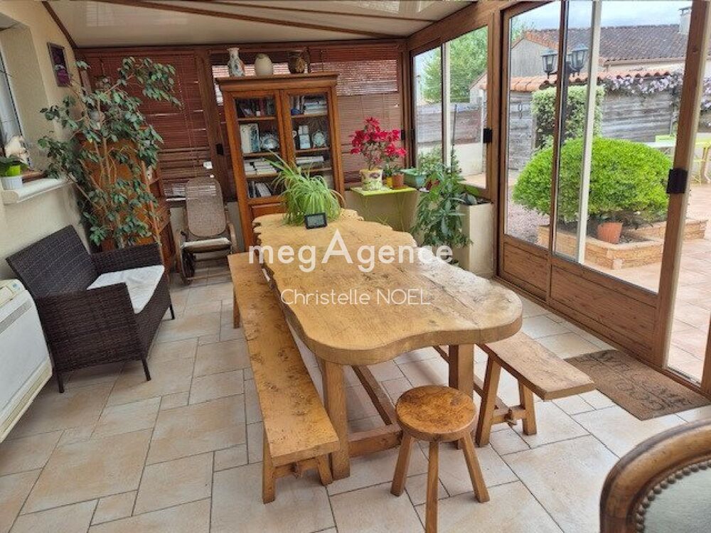 Vente Maison Maison de plain pied,avec du potentiel,avec une véranda,et 3 chambres. Lucon