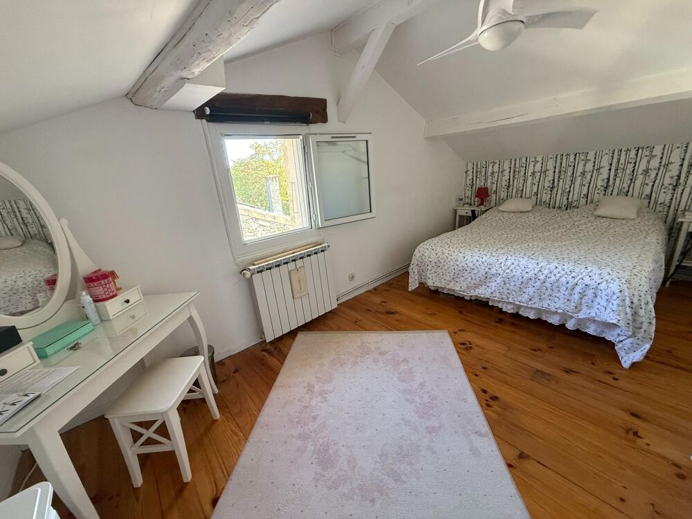 Une maison de charme rare sur le secteur offrant confort moderne et authenticité.
