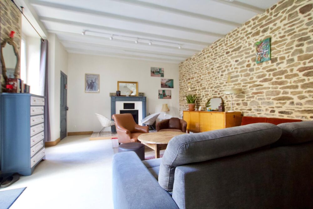 Vente Maison MAISON DE CARACTÈRE EN PIERRE – CŒUR DE BOURG – JARDIN CLOS – ENVIRONNEMENT CALME Plouer-sur-rance