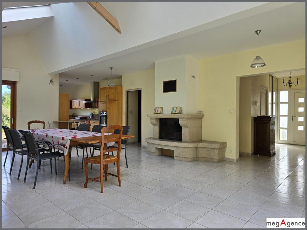 Vente Maison Maison de 143 m², 6 pièces sur 1500 m² de terrain Saint-marc-le-blanc