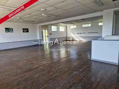Hambers. Proche du Montaigu. A R&eacute;nover salle de 340 M&sup2; environ avec terrain et parking public. 116667 53600 Évron