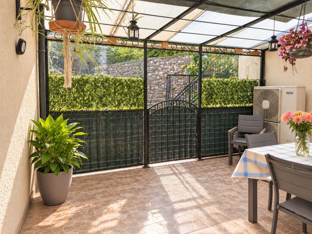 Maison avec jardin  2 chambres  calme + proche rivière