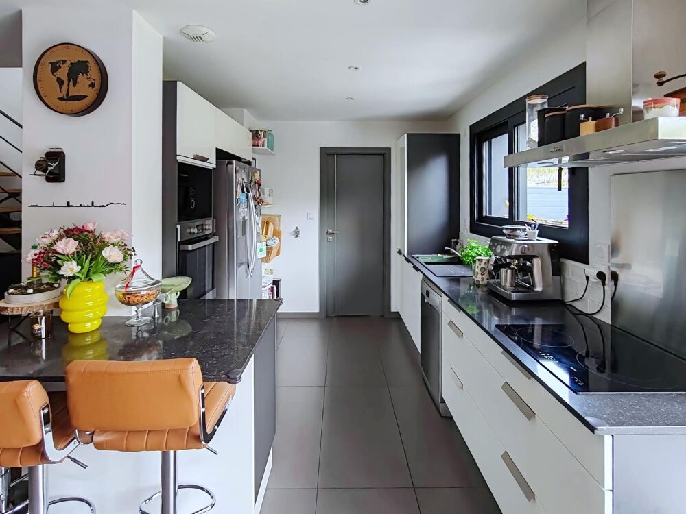 Vente Maison CHATEAUGIRON, SPACIEUSE MAISON CONTEMPORAINE Chateaugiron