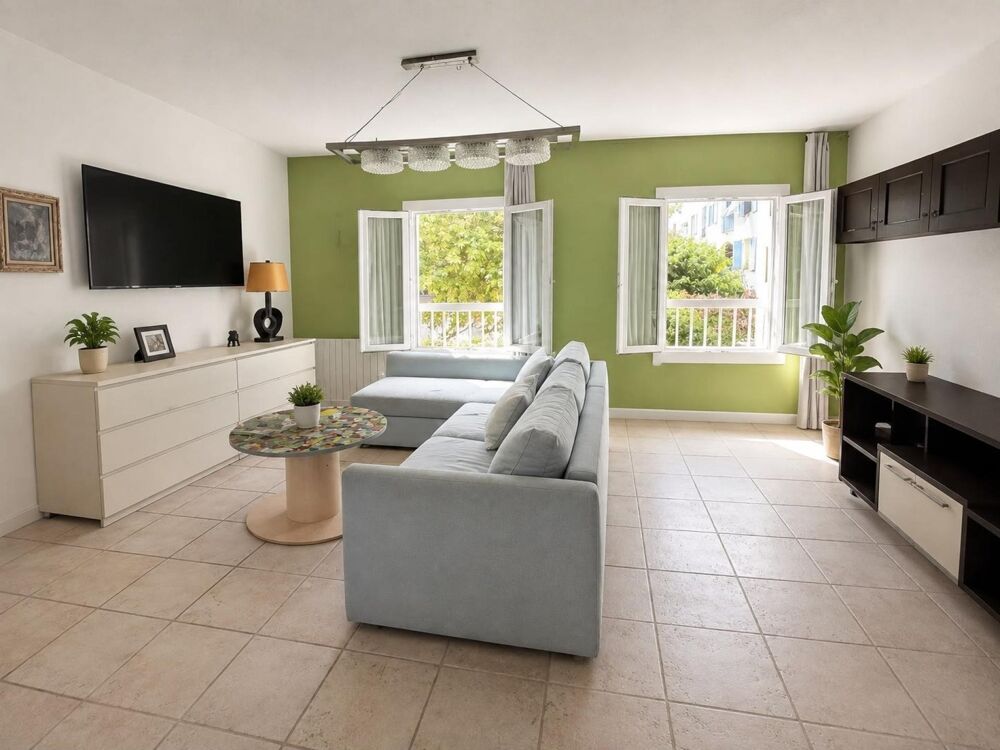 À VENDRE : T4 RÉNOVÉ DE 67 M² AVEC PARKING ET CAVE - COGOLIN CENTRE-VILLE