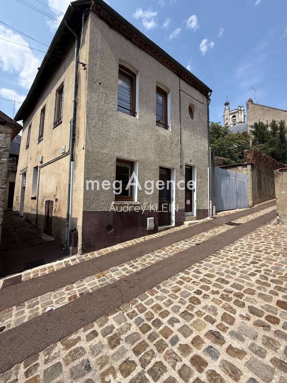 Vente Immeuble Immeuble au centre ville composée de 3 appartements Joigny