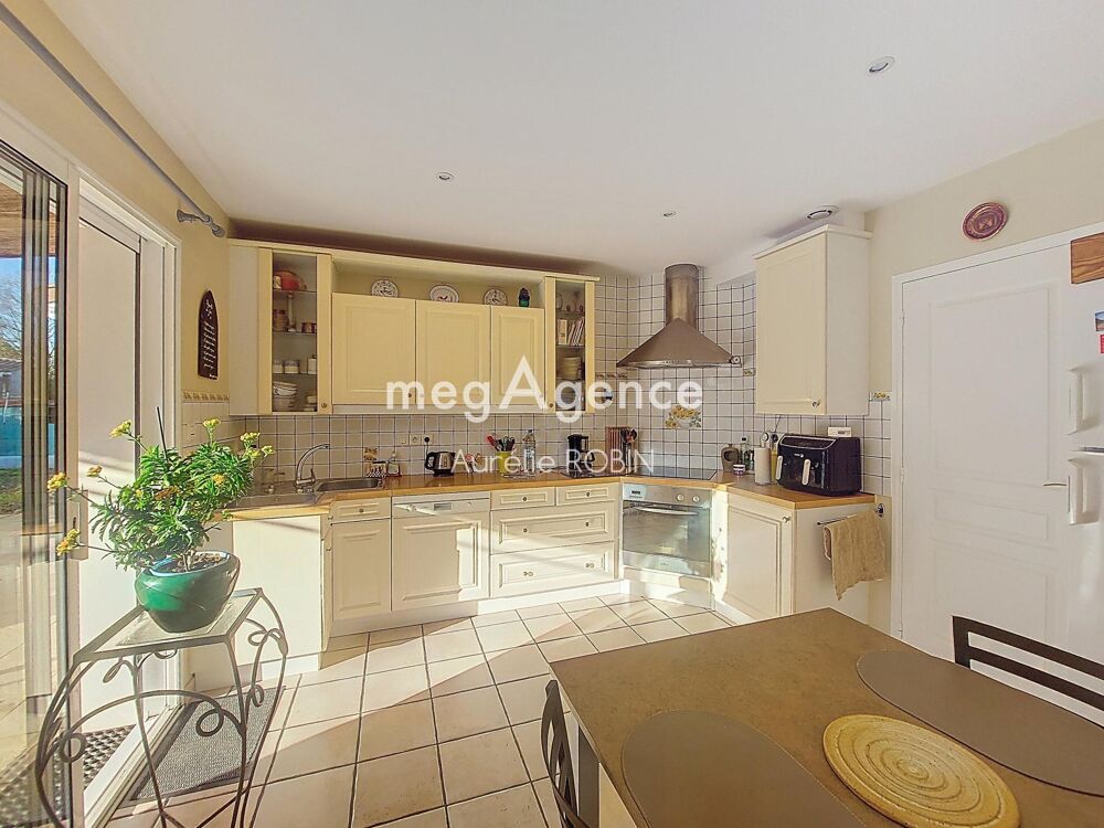 Vente Maison Pavillon 130m² 3 chambres et un bureau Somloire