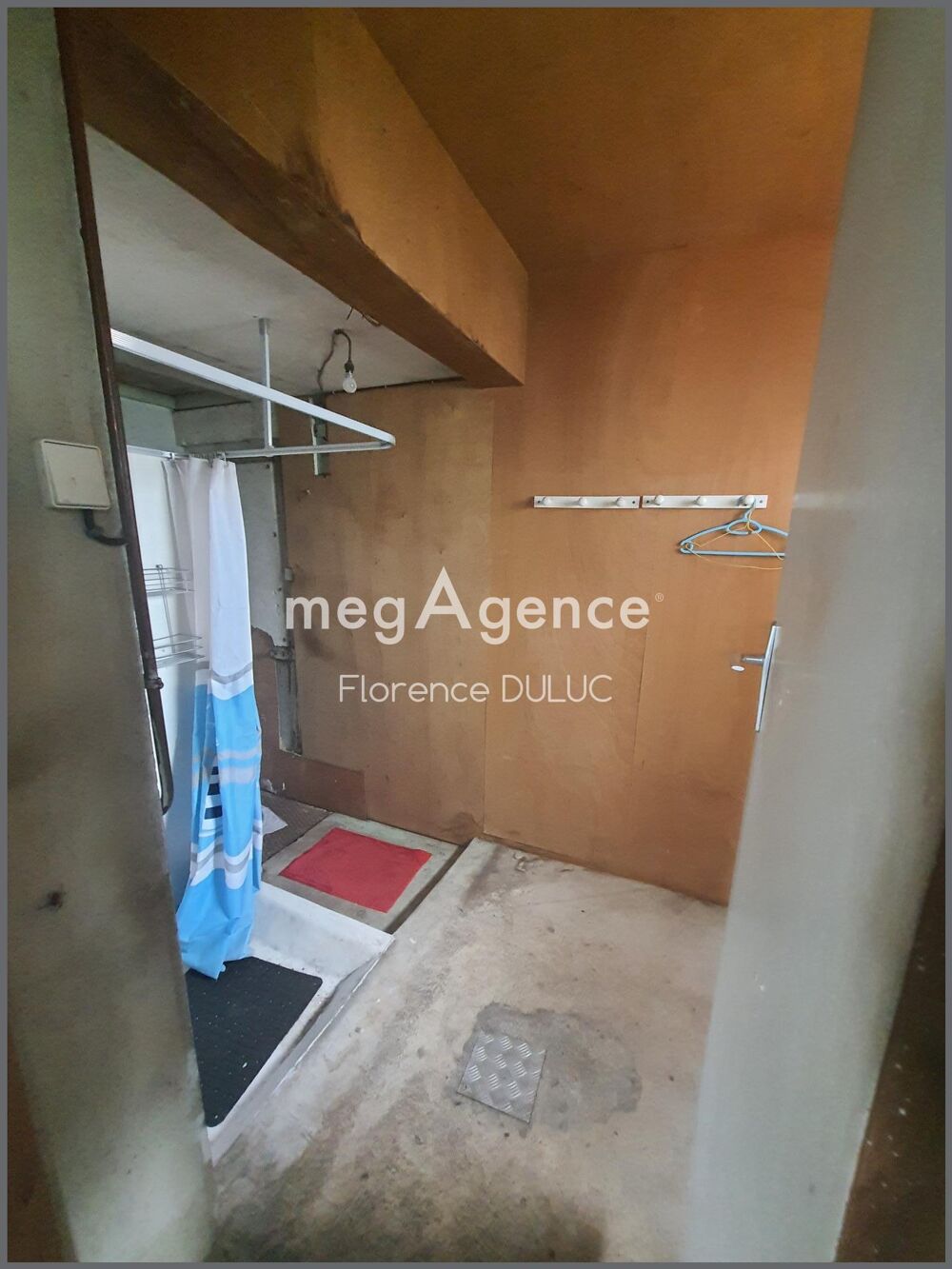 Vente Maison A RESTAURER STYLE GARDE-BARRIERE AVEC JARDIN ARBORE Saint-jean-d'angely