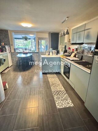  Maison � vendre 8 pi�ces 229 m�