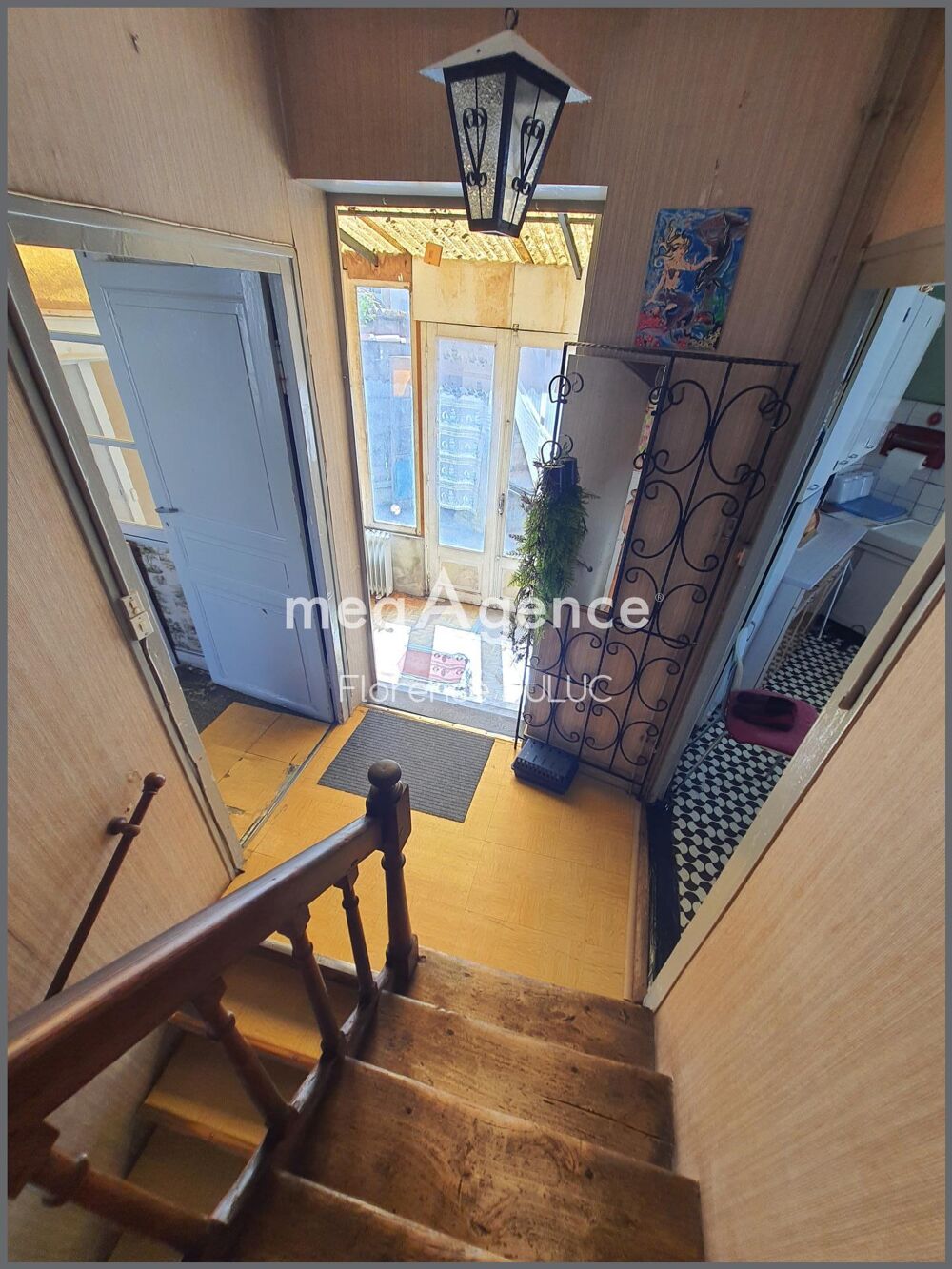 MAISON AVEC PATIO ET PETIT GARAGE EN CENTRE VILLE
