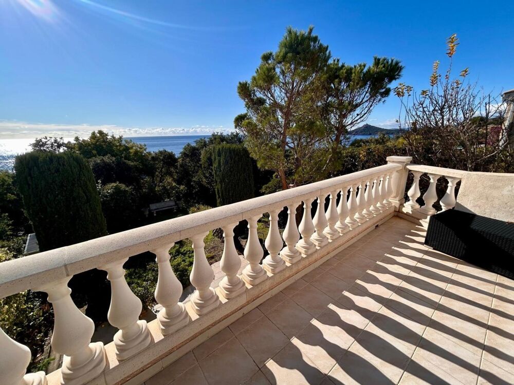 A VENDRE : VILLA 158 m²  Vue Mer Panoramique Esterel  Domaine Sécurisé - AGAY 83530