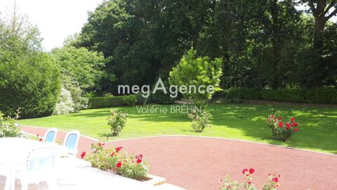   Entre Laval et Ern�e, A 1H30 De Paris et � proximit� de l'autoroute, pavillon tr�s bien entretenu avec cinq chambres deux salles Maison - 7 pi�ce(s) - 174 m�