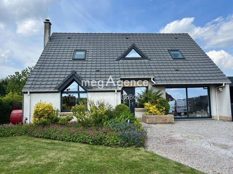   Situé dans le coeur du village en retrait de la route et sans vis-à-vis, vous serez séduit par ce semi plain-pied individuel con Maison - 7 pièce(s) - 140 m²