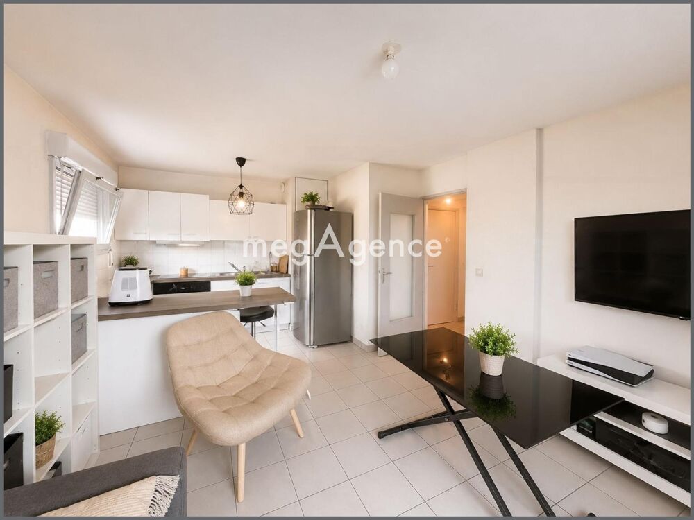 Appartement T2 avec loggia et garage  Lyon 7e  Vendu loué
