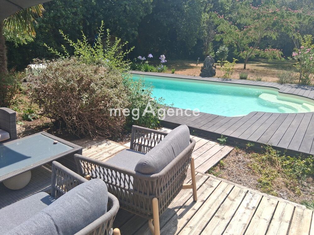 Maison T7 dans un parc
