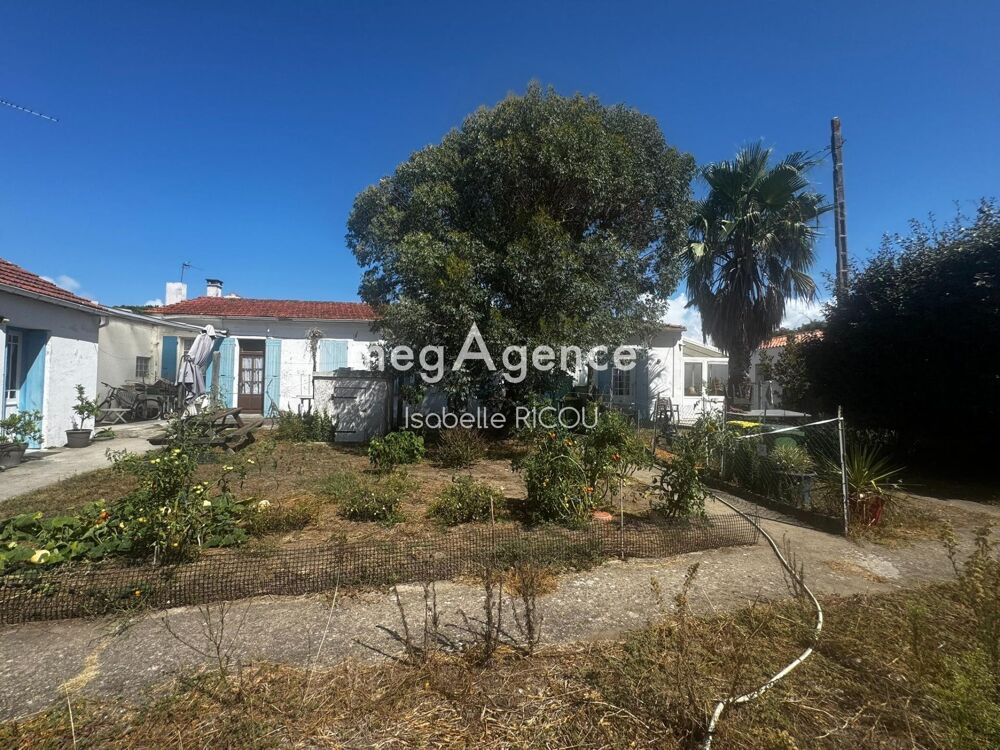 DOLUS D'OLERON, côte Ouest, maison charentaise env. 200m² sur 620m²