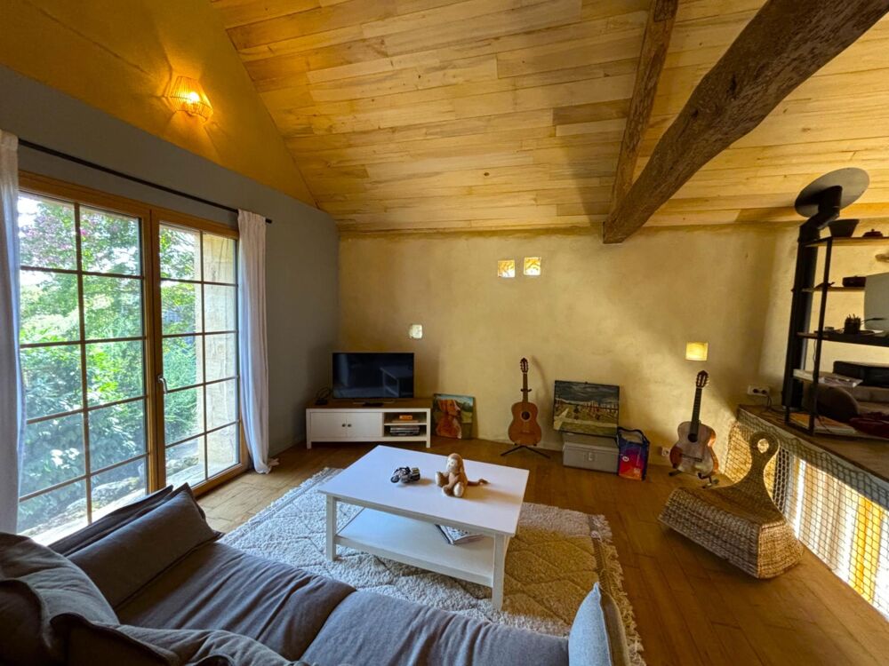 Vente Maison Propriété en pierre rénovée avec maison, 3 gîtes, bassin de détente et fort potentiel locatif – Périgord Noir Saint-cyprien
