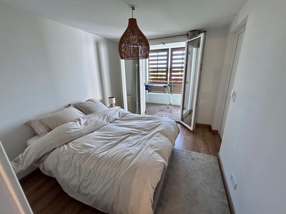Vente Appartement A VENDRE : FRÉJUS – T2 DE 48 m² ENTIÈREMENT RÉNOVÉ AVEC GRANDE TERRASSE Frejus