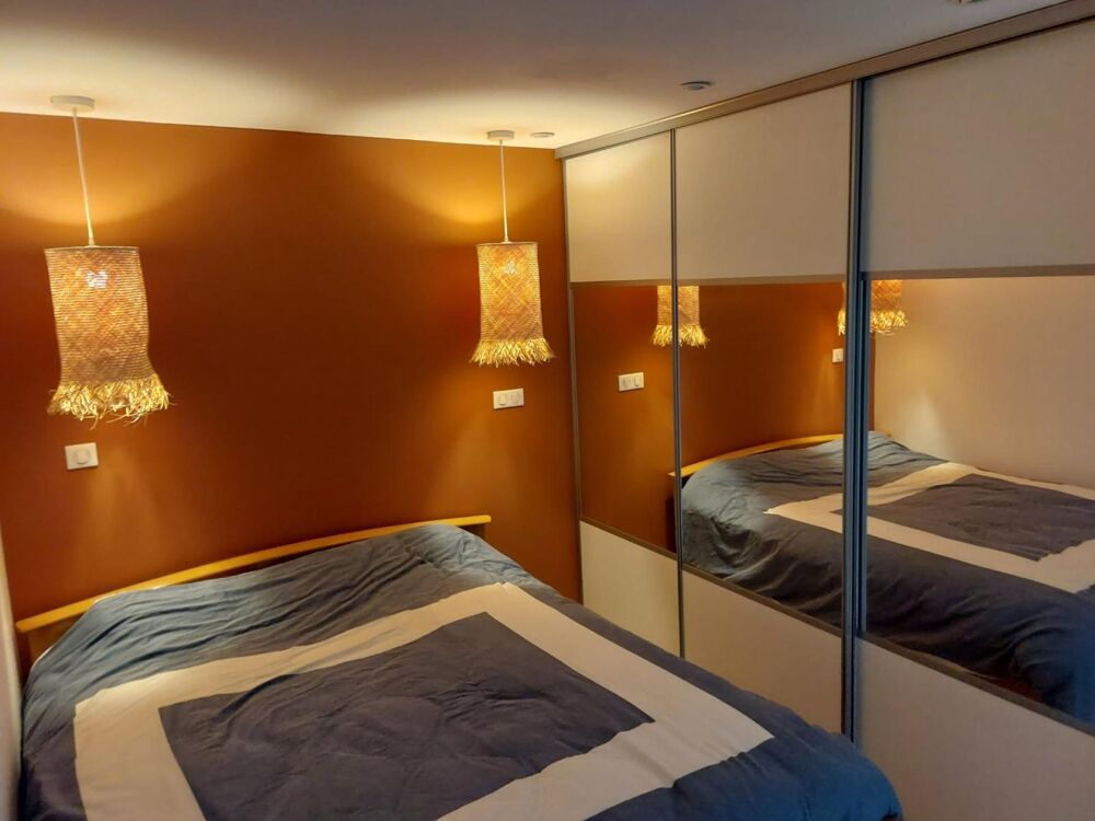 Vente Appartement Toulouse, situé dans le quartier Guilhemery ,appartement T3 renové avec balcon , avec place de parking aérien et une cave Toulouse