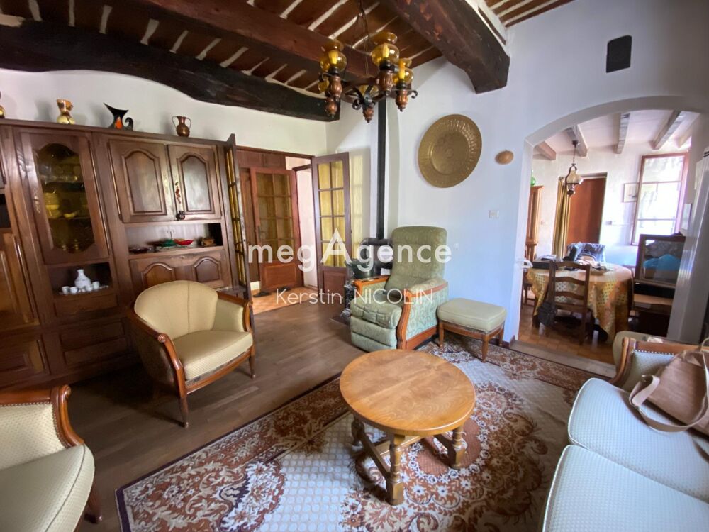 Maison de village, garage, caves et beau potentiel